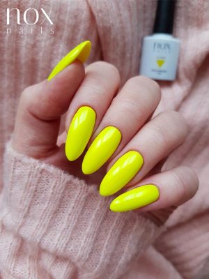 Neonowe żółte paznokcie hybrydowe
